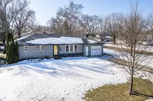 729 W Birch Ave, Fergus Falls, MN 56537 - Photo 1
