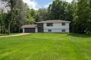 10638 Maple Ln, Rogers, MN 55374 - Photo 5