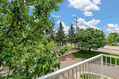 1613 County Road D E #L, Maplewood, MN 55109 - Photo 13