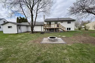 818 S 10th St, Lake City, MN 55041 - Photo 3