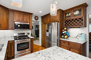 9784 Kirkwood Ln N, Maple Grove, MN 55369 - Photo 7