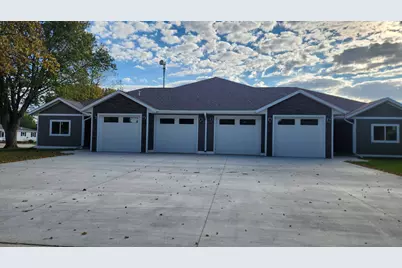 901 7th Ave SW, Pipestone, MN 56164 - Photo 3