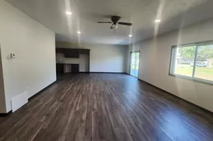 901 7th Ave SW, Pipestone, MN 56164 - Photo 7