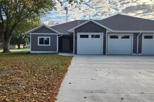 901 7th Ave SW, Pipestone, MN 56164 - Photo 1