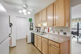 4360 Brookside Ct, Edina, MN 55436 - Photo 5