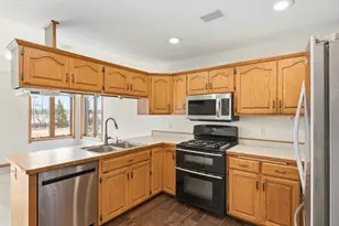 141 Fairlawn Ave E, Winsted, MN 55395 - Photo 11