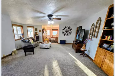 321 5th Avenue SE, Pipestone, MN 56164 - Photo 21