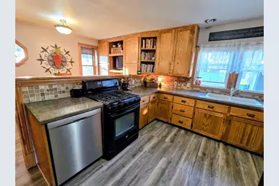 321 5th Avenue SE, Pipestone, MN 56164 - Photo 11