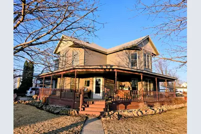 321 5th Avenue SE, Pipestone, MN 56164 - Photo 1