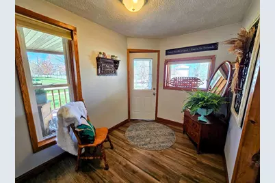321 5th Avenue SE, Pipestone, MN 56164 - Photo 5