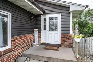 1142 Cheery Ln NE, Columbia Heights, MN 55421 - Photo 3