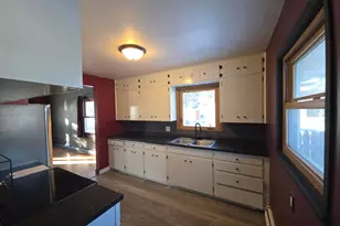 729 Elm Ct, Le Sueur, MN 56058 - Photo 3