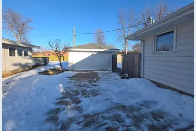 729 Elm Court, Le Sueur, MN 56058 - Photo 5