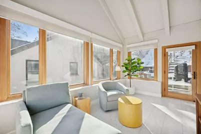 747 Kenwood Parkway, Minneapolis, MN 55403 - Photo 17