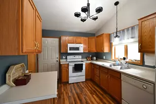 1055 S Main St, Zumbrota, MN 55992 - Photo 9