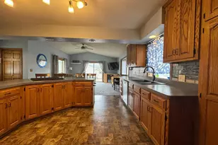 415 McKinley Ave, North Mankato, MN 56003 - Photo 9