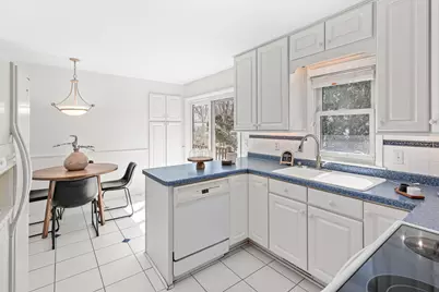 1056 Brooks Avenue W, Roseville, MN 55113 - Photo 3