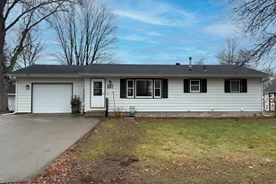 807 12th St N, Princeton, MN 55371 - Photo 1