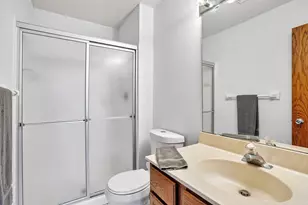 18669 Clear View Ct, Minnetonka, MN 55345 - Photo 23