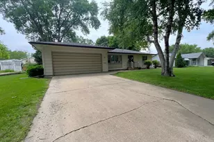 1804 7th St SW, Willmar, MN 56201 - Photo 1