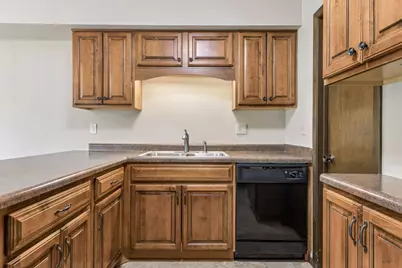 8425 W 97th Street, Bloomington, MN 55438 - Photo 15