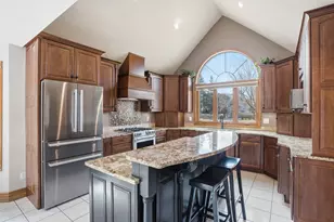 4136 Prairie Ridge Rd, Eagan, MN 55123 - Photo 7