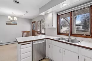 11205 River Hills Dr, Burnsville, MN 55337 - Photo 13