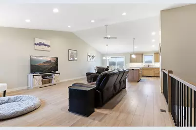 310 Falcon Run, Eagle Lake, MN 56024 - Photo 7