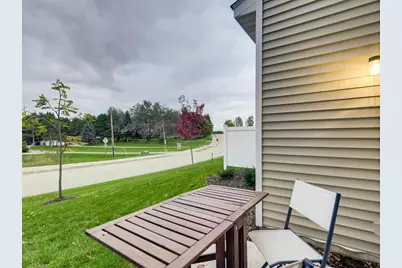 718 Maggie Way, Chanhassen, MN 55317 - Photo 3