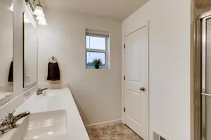 718 Maggie Way, Chanhassen, MN 55317 - Photo 19