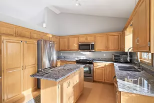 14825 39th Ave N, Plymouth, MN 55446 - Photo 11