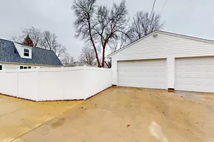 2021 Bridge Ave, Albert Lea, MN 56007 - Photo 39