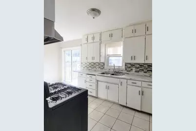 960 Geranium Avenue E, Saint Paul, MN 55106 - Photo 3