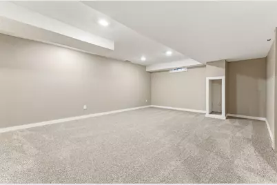 301 E 40th Street, Minneapolis, MN 55409 - Photo 27