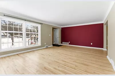 301 E 40th Street, Minneapolis, MN 55409 - Photo 5