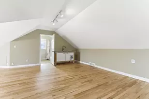 301 E 40th St, Minneapolis, MN 55409 - Photo 19