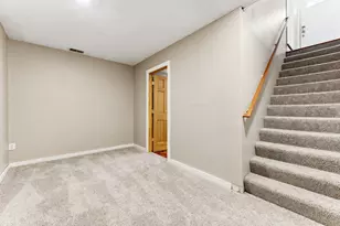 301 E 40th St, Minneapolis, MN 55409 - Photo 25