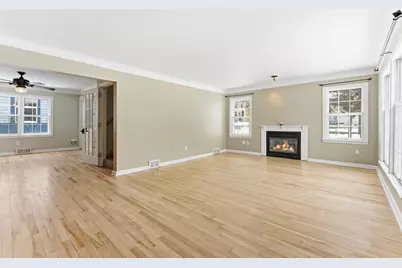 301 E 40th Street, Minneapolis, MN 55409 - Photo 3