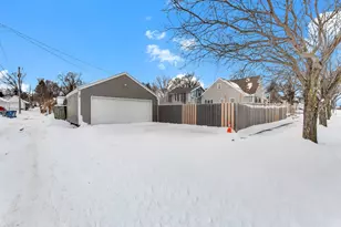 301 E 40th St, Minneapolis, MN 55409 - Photo 39