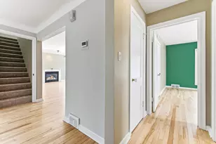 301 E 40th St, Minneapolis, MN 55409 - Photo 13