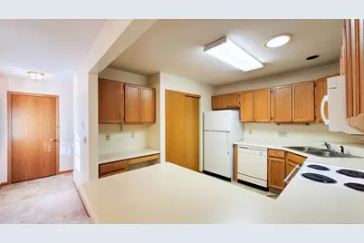 48 Thompson Avenue W #40, West Saint Paul, MN 55118 - Photo 5