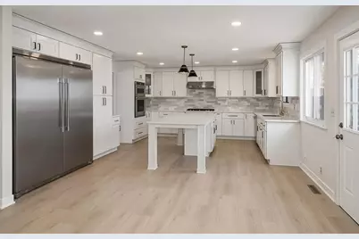 7783 Kingsview Lane N, Maple Grove, MN 55311 - Photo 3