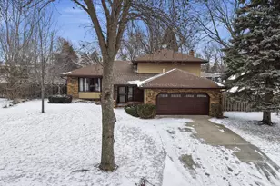 318 Dale Ave, Moorhead, MN 56560 - Photo 1