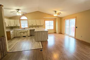 40566 Golden Ave, North Branch, MN 55056 - Photo 5