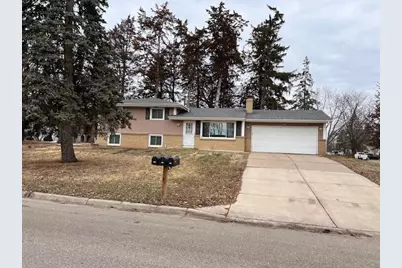 8624 Cherokee Drive N, Brooklyn Park, MN 55428 - Photo 19