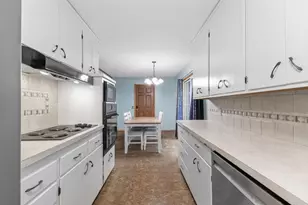 11220 Ridgemount Ave W, Plymouth, MN 55441 - Photo 9