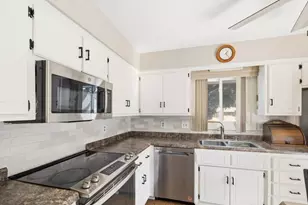 424 Aurora Ave, Saint Paul, MN 55103 - Photo 1