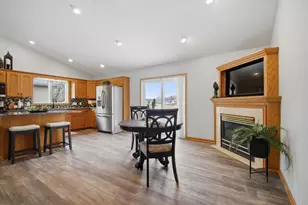 1437 Nottingham Dr, Owatonna, MN 55060 - Photo 13