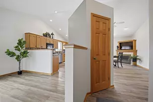 1437 Nottingham Dr, Owatonna, MN 55060 - Photo 3