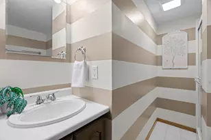 18208 Valley View Rd, Eden Prairie, MN 55346 - Photo 21